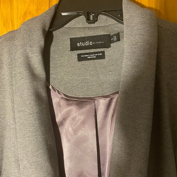 Torrid Studio Grey Peplum Size 3 - Picture 2 of 8